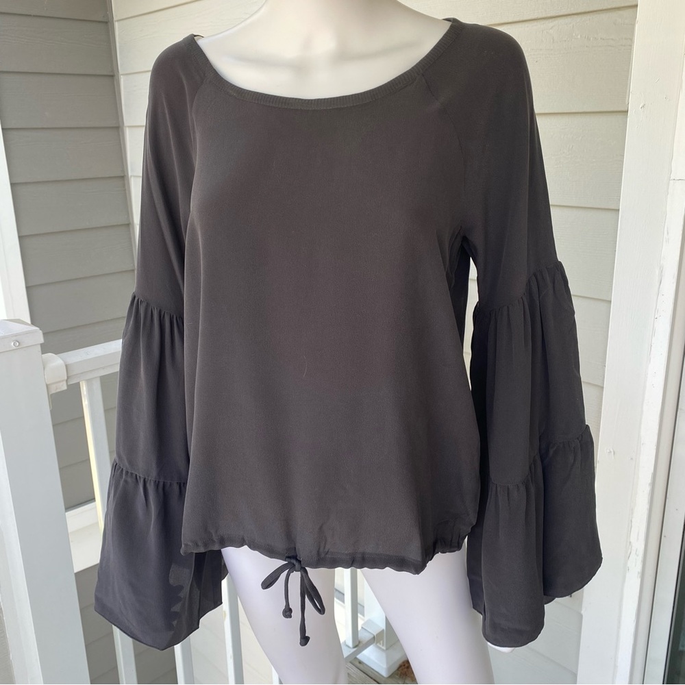 CHASER Tiered Bell Sleeve Gray Scoop Neck Blouse With Waist Tie